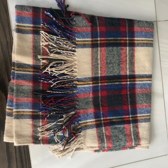 *SOLD* Blanket scarf. - Picture 3 of 6